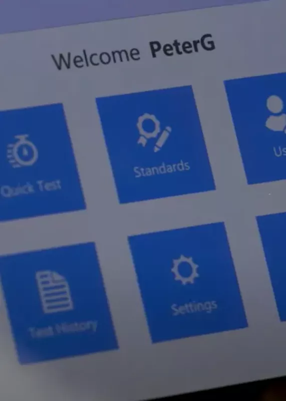 Zrzut ekranu oprogramowania TestWise w&nbsp;testerze AirPro – szybkie testy, standardy, użytkownicy