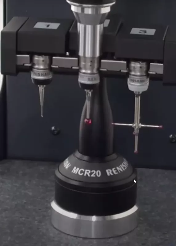 Uchwyt MCR20 z&nbsp;sondami pomiarowymi Renishaw w&nbsp;systemie Deltron CMM