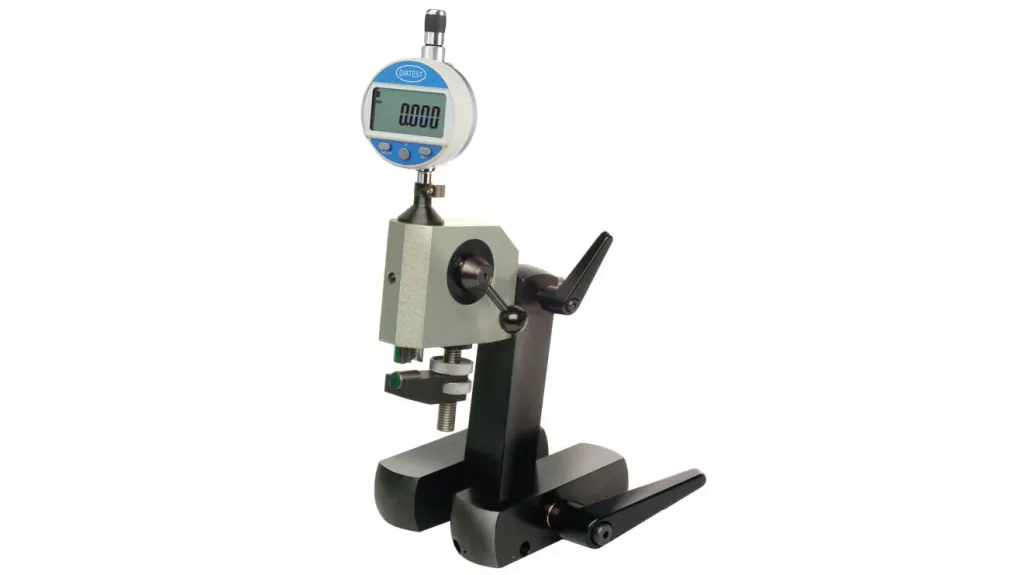 Packshot przyrządu AMG do pomiaru średnic zewnętrznych 5–25 mm