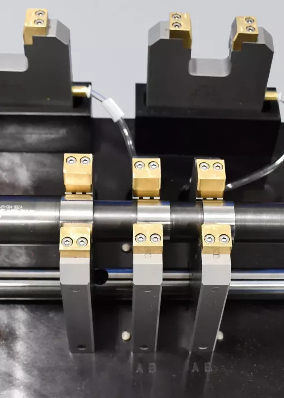 System Gageline AG300 z&nbsp;uchwytem do pomiaru wałków na stanowisku manualnym