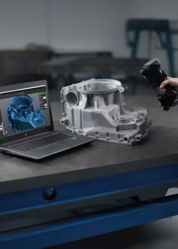 Ręczny skaner 3D HandySCAN BLACK Elite podczas pracy