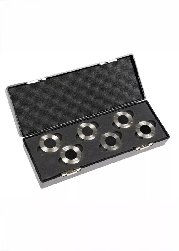 Wzorce twardości Micro IRHD 30–90 Hildebrand – bloczki wzorcowe w&nbsp;walizce