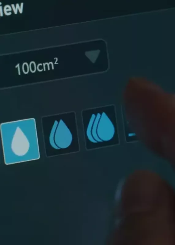 Ekran interfejsu HydroView z&nbsp;ikonami i&nbsp;wyborem parametrów testu wodoodporności