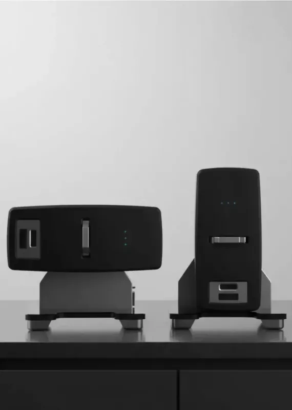   Tester wilgotności WickView, widok z przodu i z boku; kompaktowa konstrukcja do badań tekstyliów