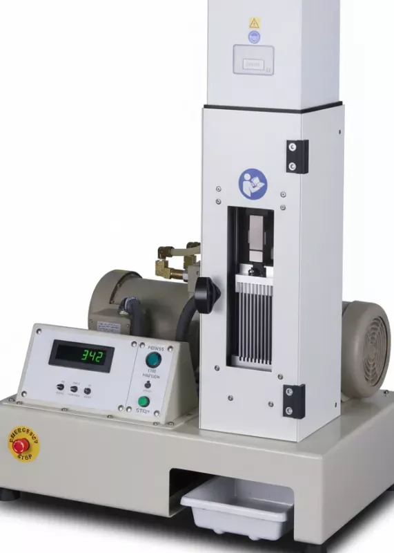 Tenderometr TMS TU widok 3/4 – wytrzymała obudowa splash-proof do pracy 24/7 w&nbsp;środowisku produkcyjnym.