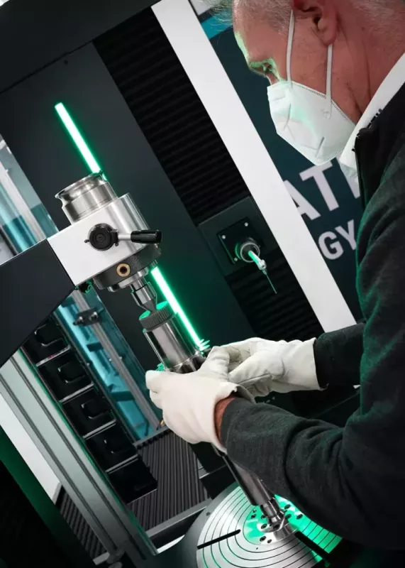 Zbliżenie detalu mierzonego na maszynie Wenzel GT 450