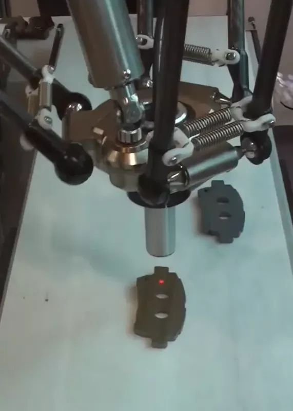 System PaintChecker Industrial OptiSense w&nbsp;aplikacji automatycznej – pomiar grubości powłoki na elementach