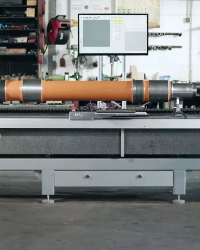 Premion A, automatyczne urządzenie do pomiaru wałów i osi – stanowisko z mierzonym wałem