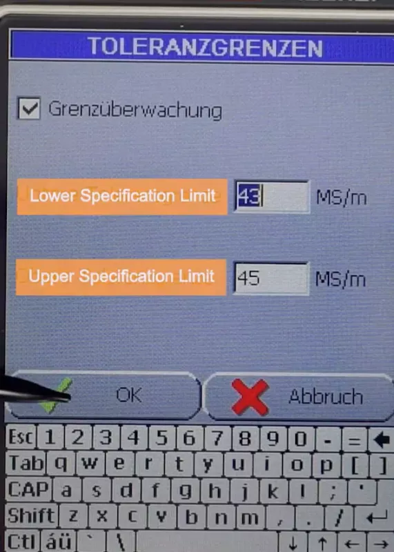 Panel ustawień granic tolerancji w&nbsp;przyrządzie Fischer Sigmascope