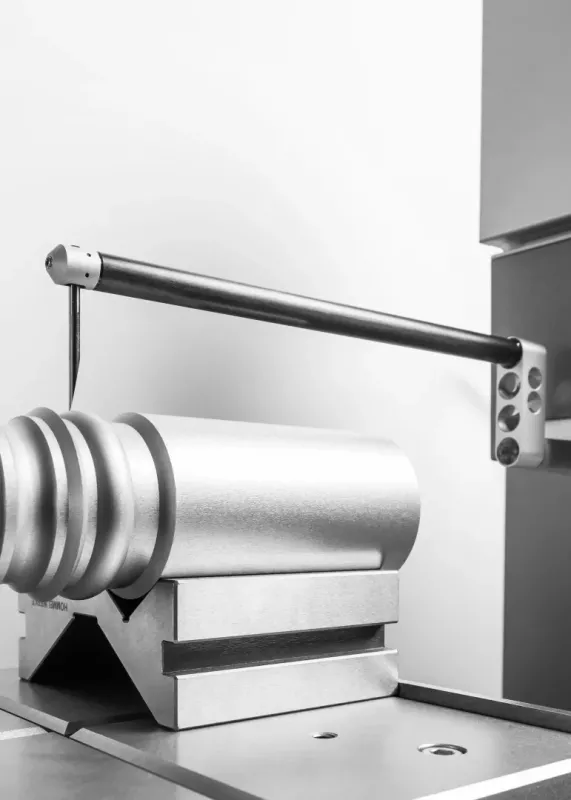 Detal sondy pomiarowej Waveline W600 Digiscan podczas badania konturu detalu