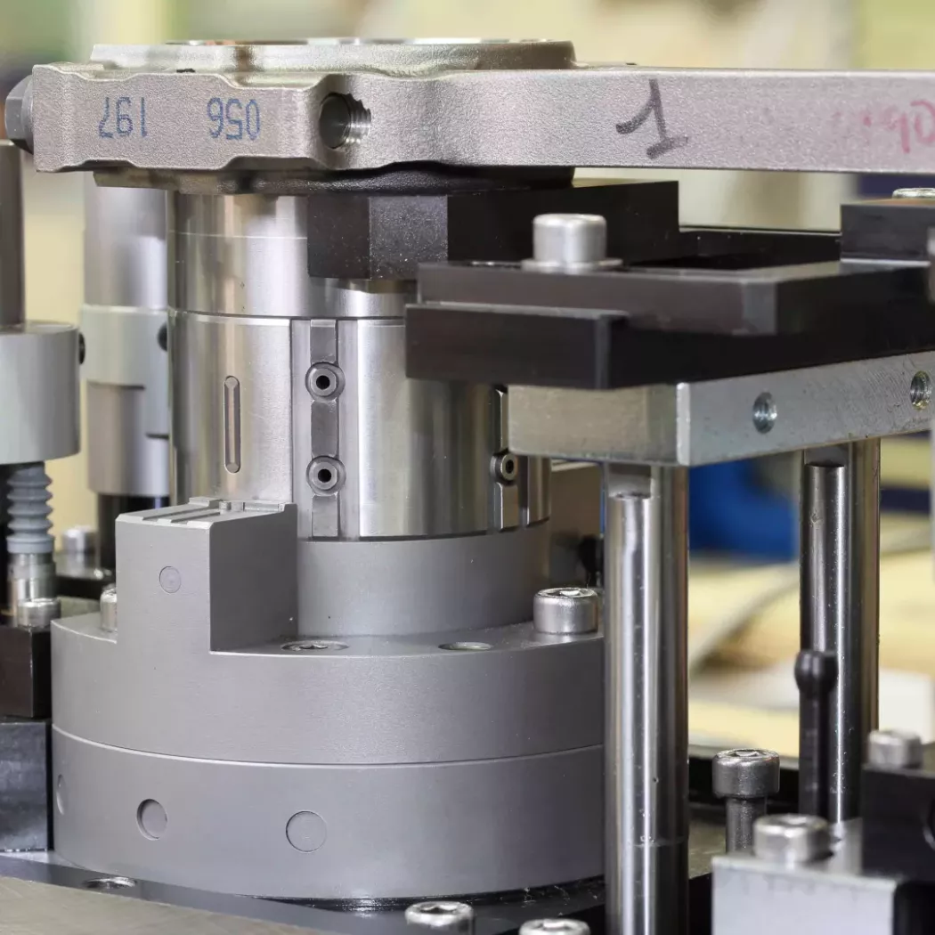 System Gageline AG100 z&nbsp;głowicą pneumatyczną do kontroli otworów w&nbsp;korbowodzie