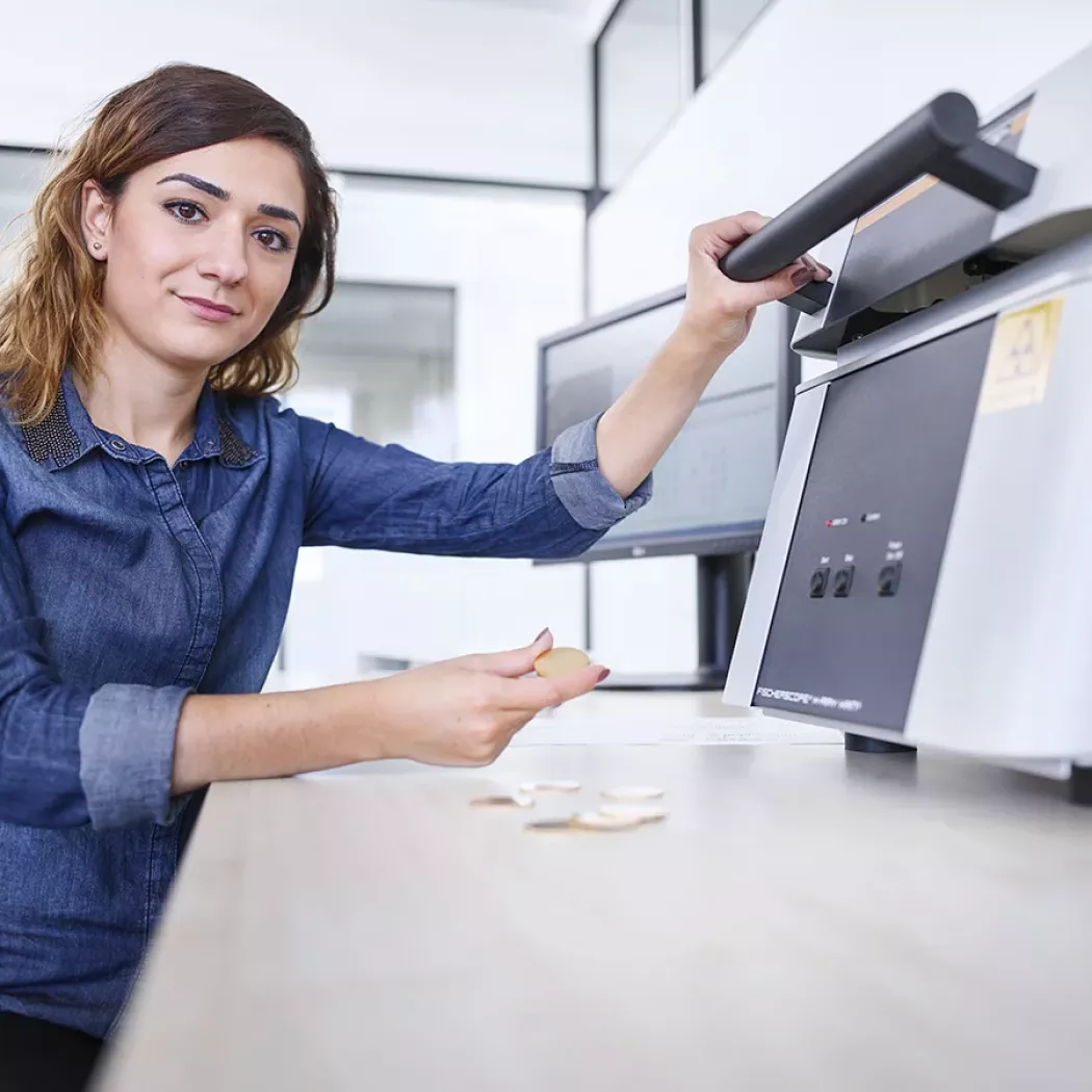 Obsługa spektrometru XRF GOLDSCOPE SD Pro do badania składu złota i&nbsp;metali szlachetnych