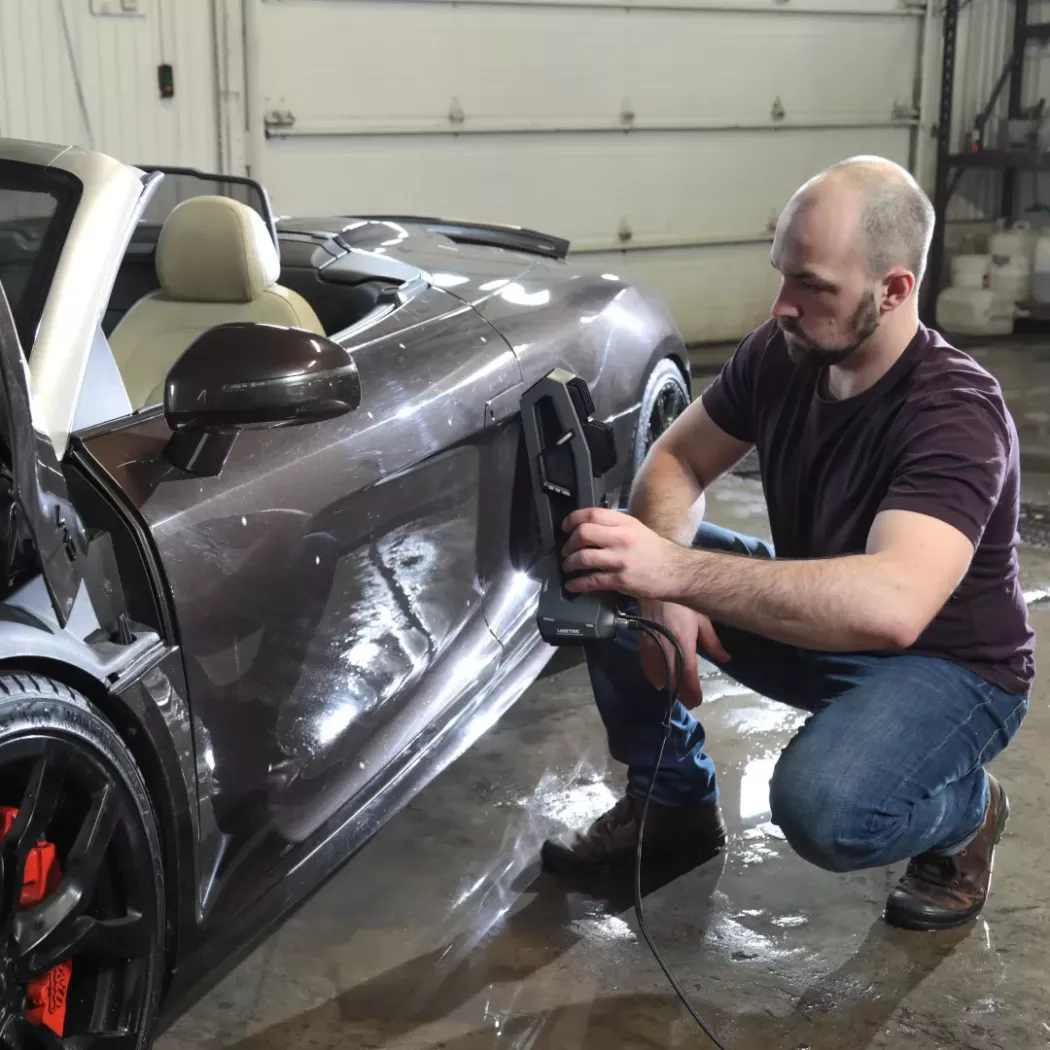 Skanowanie karoserii samochodu skanerem 3D Go!SCAN SPARK w&nbsp;warsztacie