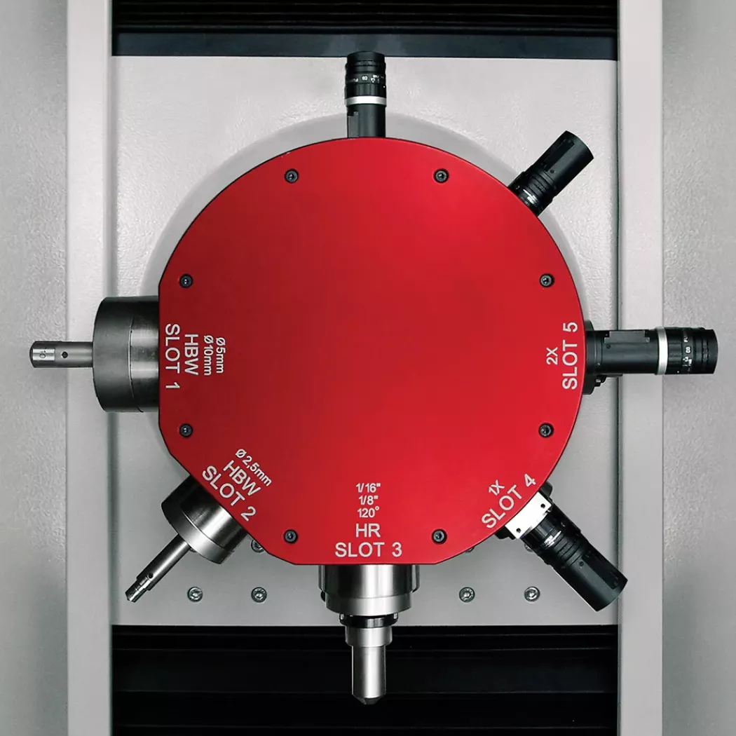 Rewolwer wgłębników w&nbsp;twardościomierzu Brinella Integral Wheels
