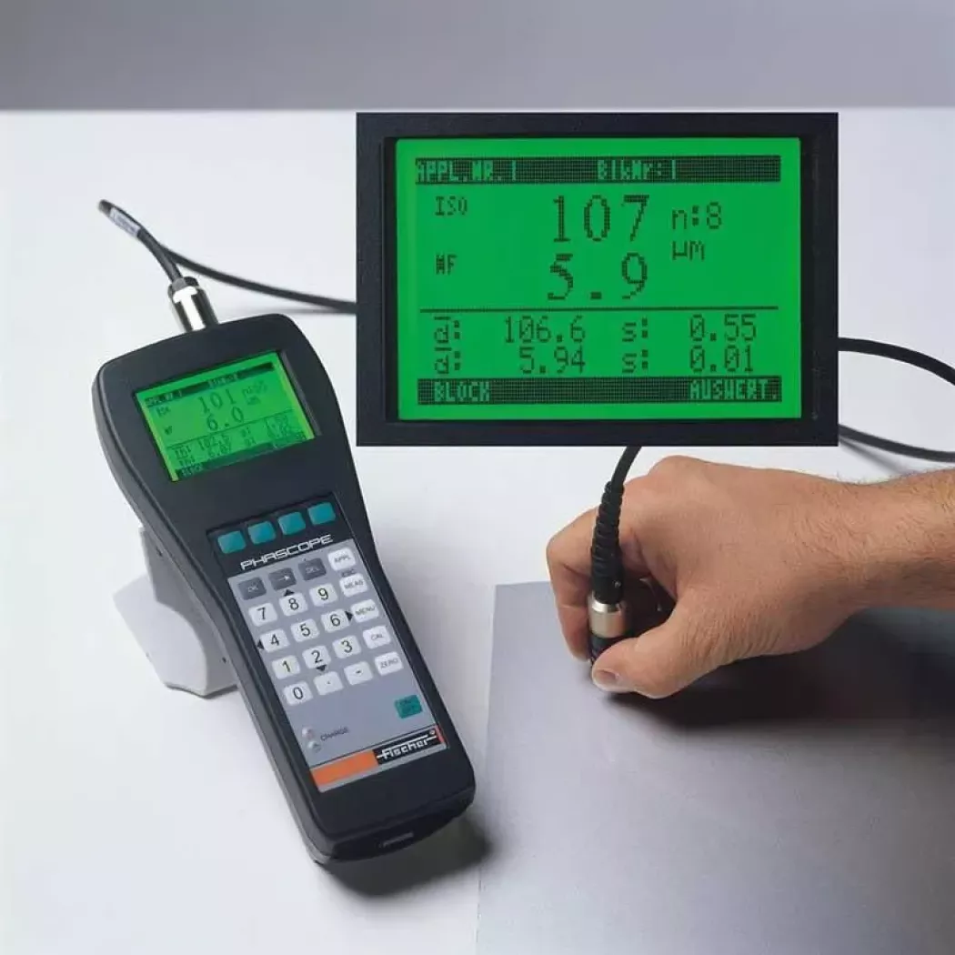 Jednoczesny pomiar grubości cynku i&nbsp;lakieru miernikiem PHASCOPE&reg; PMP10 DUPLEX