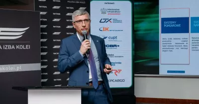Prelegent ITA podczas wystąpienia na konferencji „Tabor Szynowy – Zakup, Modernizacja, Utrzymanie”.