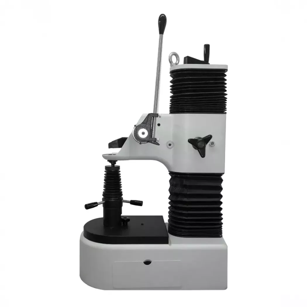 Stacjonarny twardościomierz Ernst AT250 – widok z&nbsp;przodu