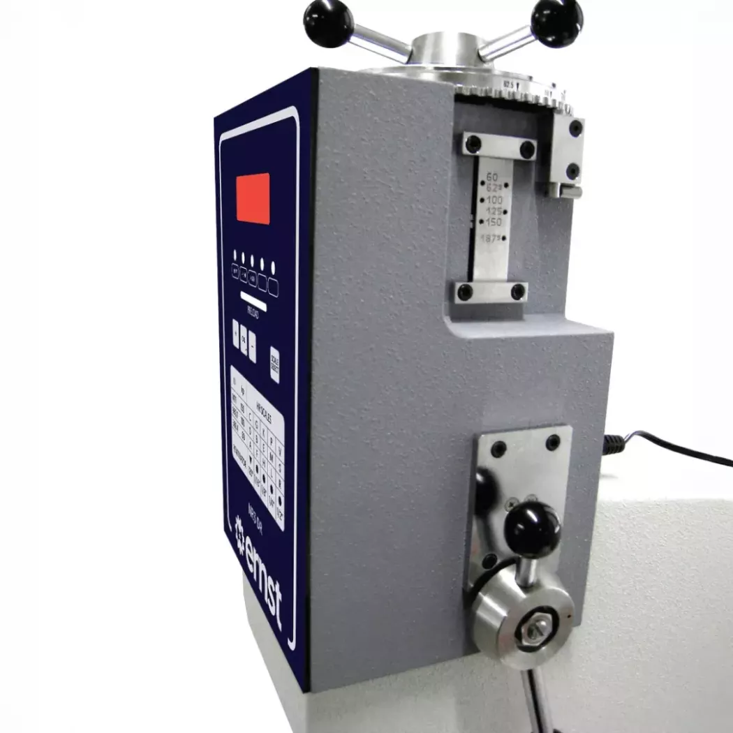 Panel boczny i&nbsp;mechanizm regulacji obciążenia twardościomierza Ernst NR3 DR