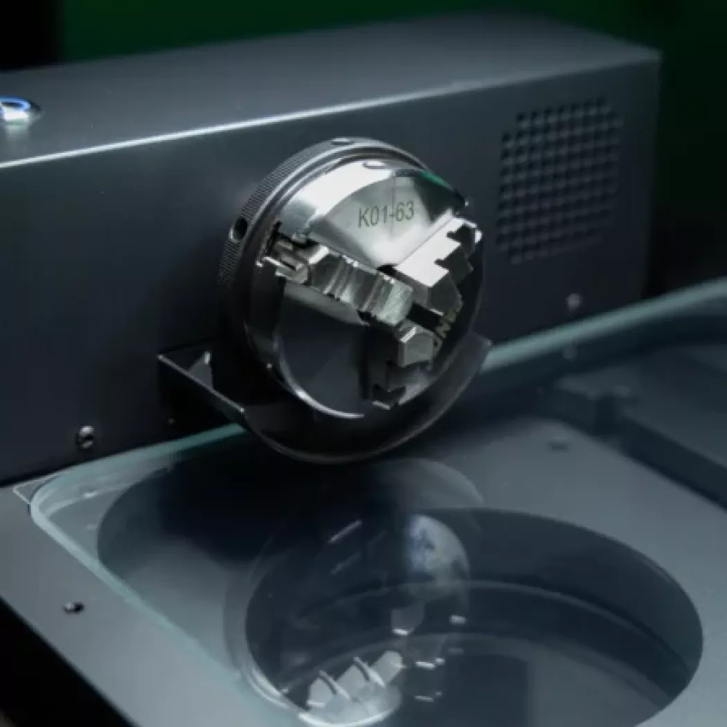 Precyzyjny uchwyt do elementów w&nbsp;optycznej maszynie pomiarowej Venture FV2020